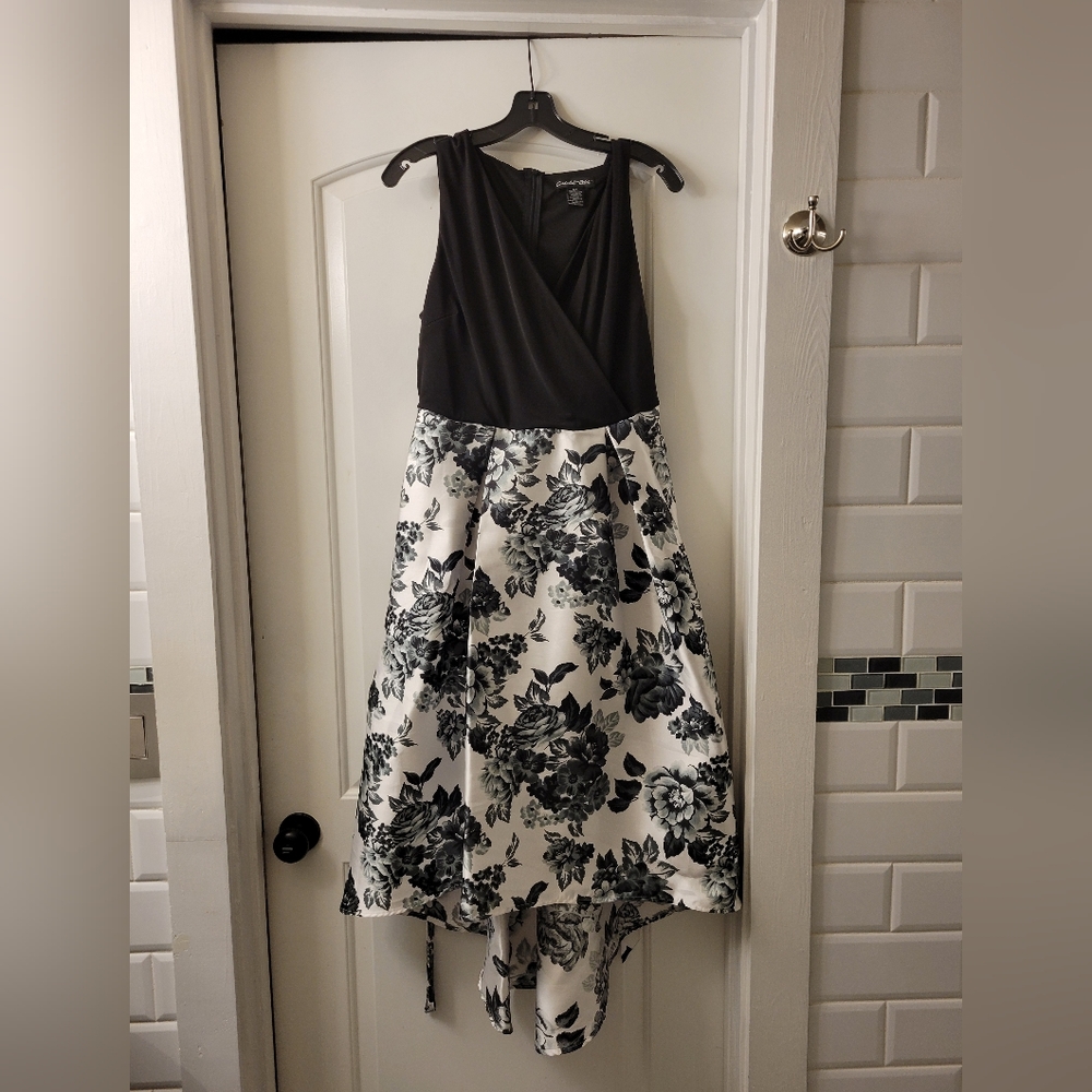 Black and white sleeveless dress